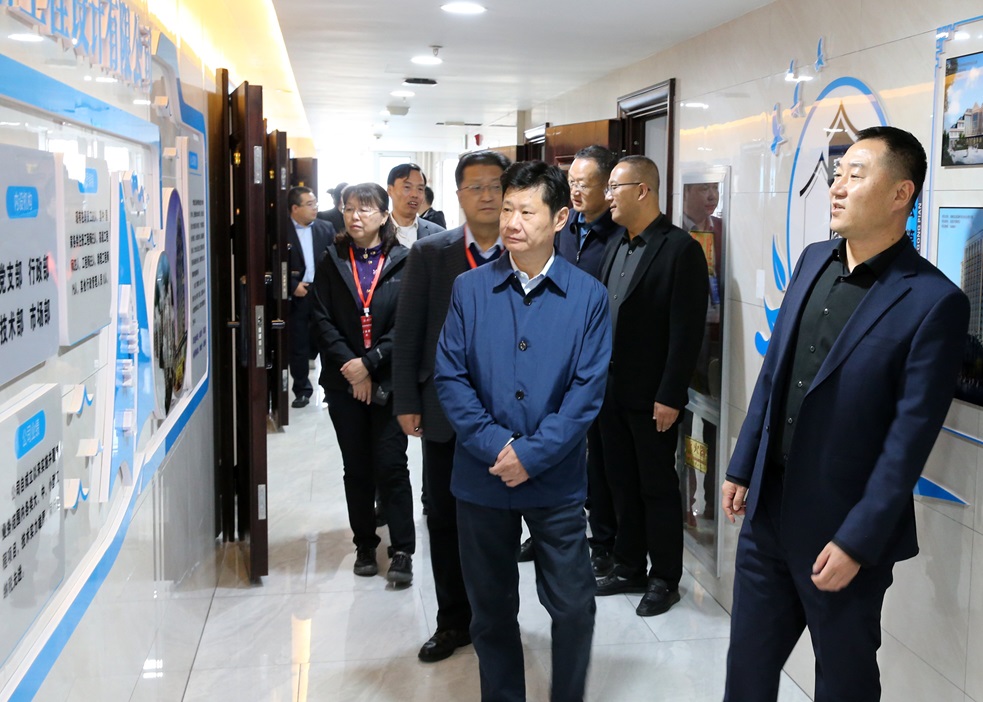 熱烈歡迎隴東學(xué)院領(lǐng)導(dǎo)及審核評估專家 蒞臨我司交流工作