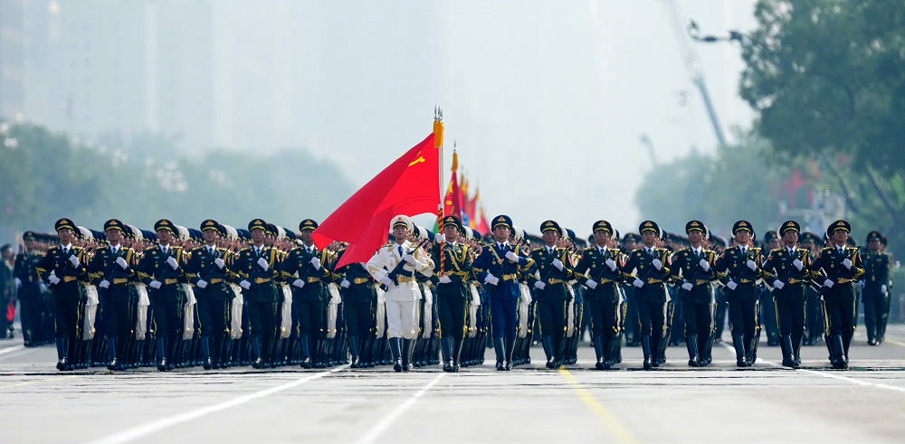 甘肅信合工程設計有限公司組織集體觀看閱兵儀式，威武之師激勵奮發之志